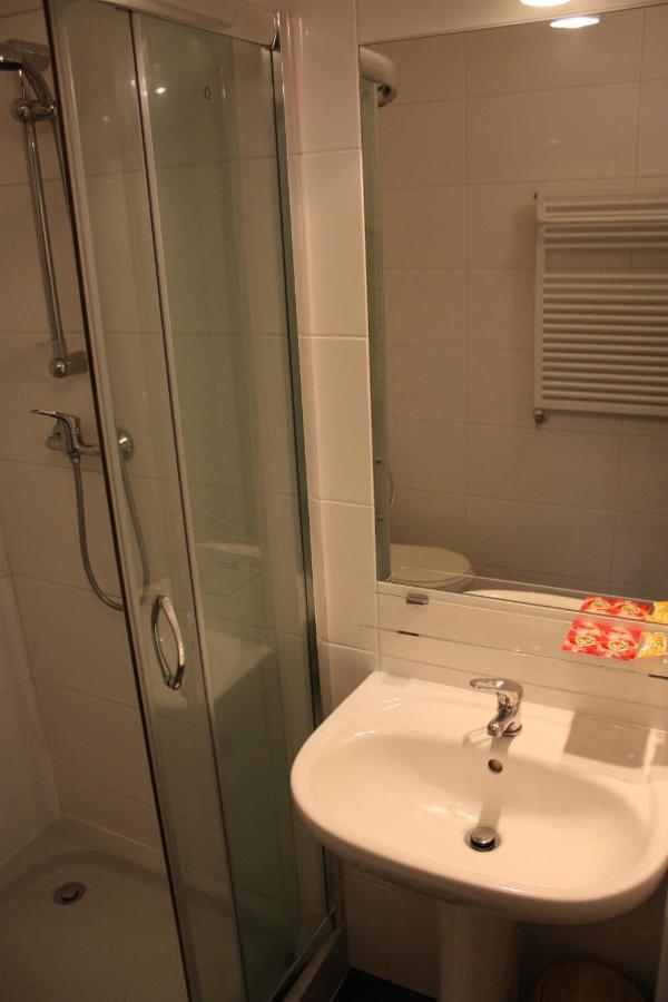 Hotel Piemont Pabianice Habitación foto